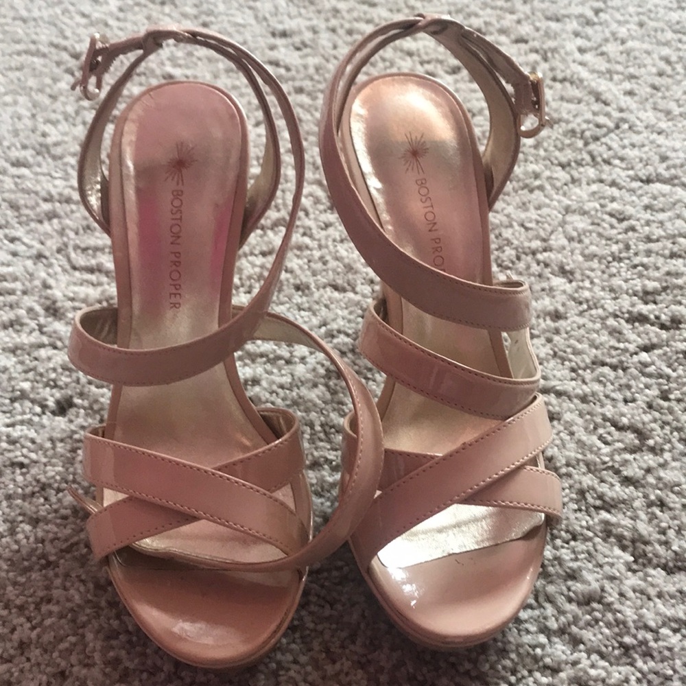 Women’s high heel in patent leather cream
